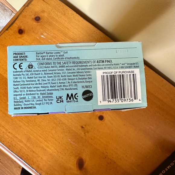 Barbie Looks Wave 3 doll #16 Curvy, blonde wavy hair NRFB 2023 - Picture 9 of 9